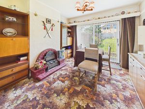 DINING ROOM- click for photo gallery
